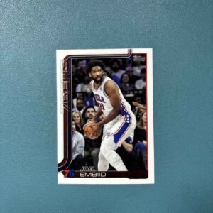 Joel Embiid (Philadelphia 76ers) – Topps Flagship #22 (Base)