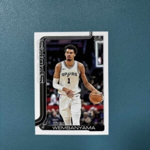 Wembanyama (San Antonio Spurs) – Topps Flagship #195 (Base)
