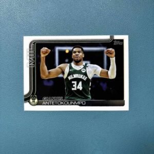 Giannis Antetokounmpo (Milwaukee Bucks) – Flagship #54 (Base)